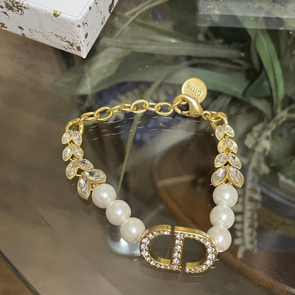 Dior - Picture 8 of 12